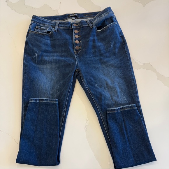 Judy Blue Women's Skinny Jeans Size 15/32 Medium Wash Blue Denim Button Front - Picture 11 of 16